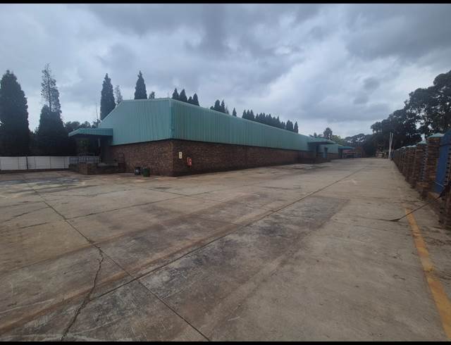 1,846M² WAREHOUSE TO LET IN POMONA