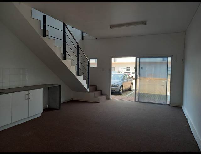 83M² OFFICE TO LET IN BALLITO CENTRAL