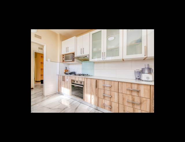 3 BEDROOM APARTMENT TO LET IN SANDTON CENTRAL