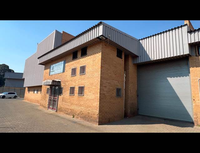 240M² WAREHOUSE TO LET IN DRIEHOEK