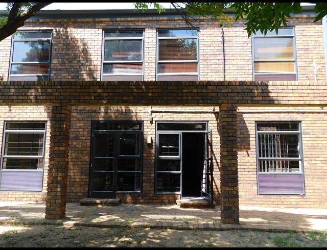 150M² OFFICE TO LET IN FERNDALE