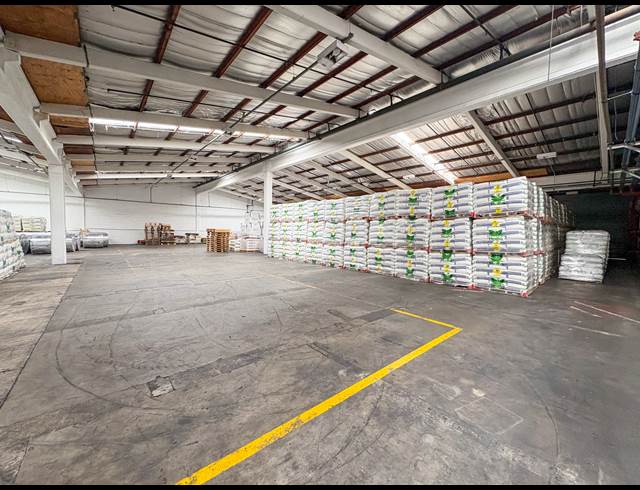 1,109M² WAREHOUSE TO LET IN NEW GERMANY