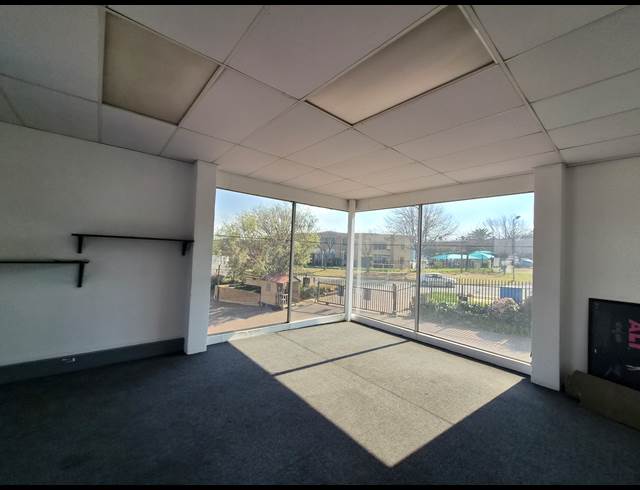 4,195M² WAREHOUSE TO LET IN HALFWAY HOUSE