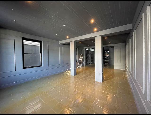 195M² BUILDING TO LET IN GARDENS