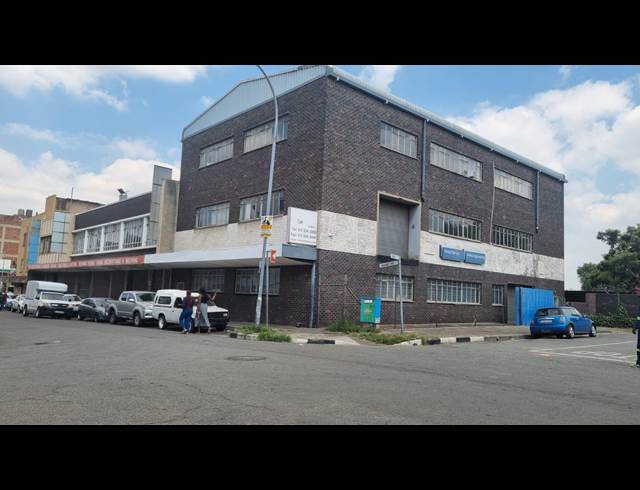 3,861M² WAREHOUSE TO LET IN MARSHALLTOWN