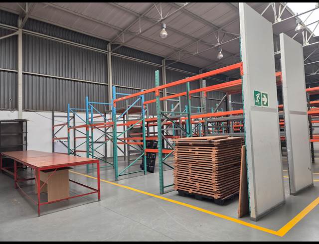 4,195M² WAREHOUSE TO LET IN HALFWAY HOUSE