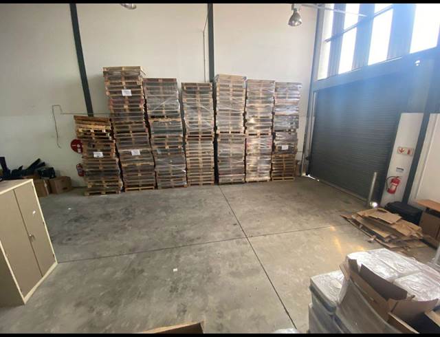 246M² WAREHOUSE TO LET IN MEADOWDALE