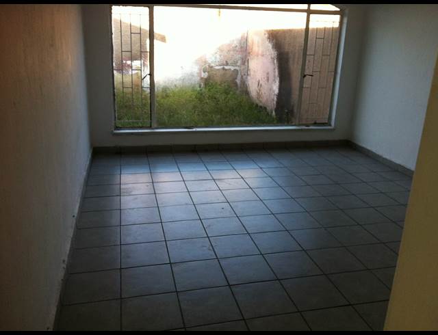 3 bed property to rent in CHRISVILLE