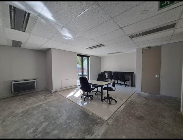 556M² OFFICE TO LET IN SANDTON CENTRAL