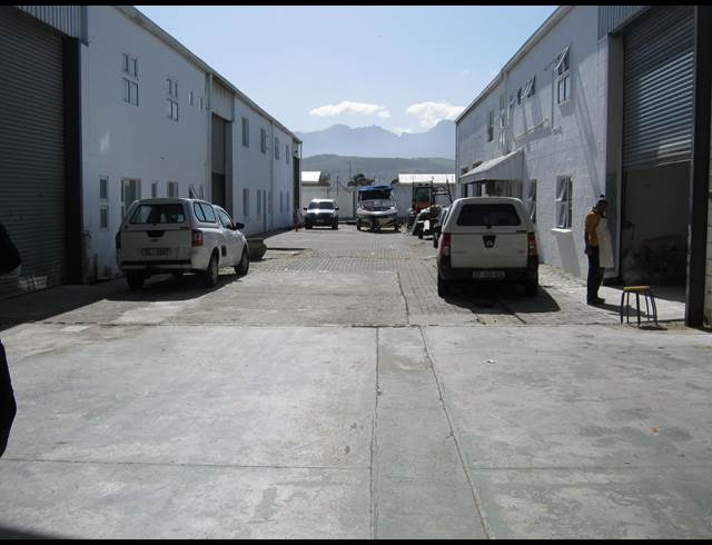 410M² FACTORY TO LET IN GEORGE PARK