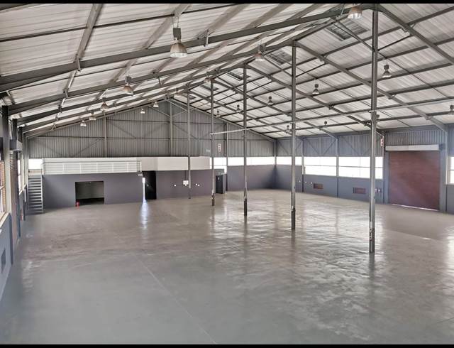 1,849M² WAREHOUSE TO LET IN HALFWAY GARDENS