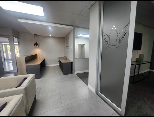 219M² OFFICE TO LET IN VORNA VALLEY