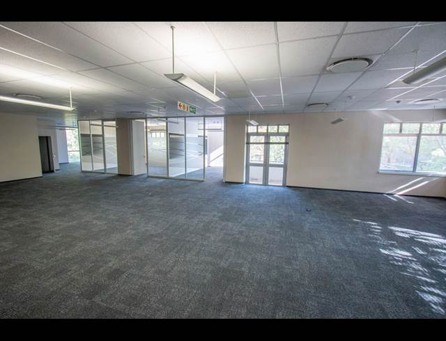 1,013M² OFFICE TO LET IN ILLOVO