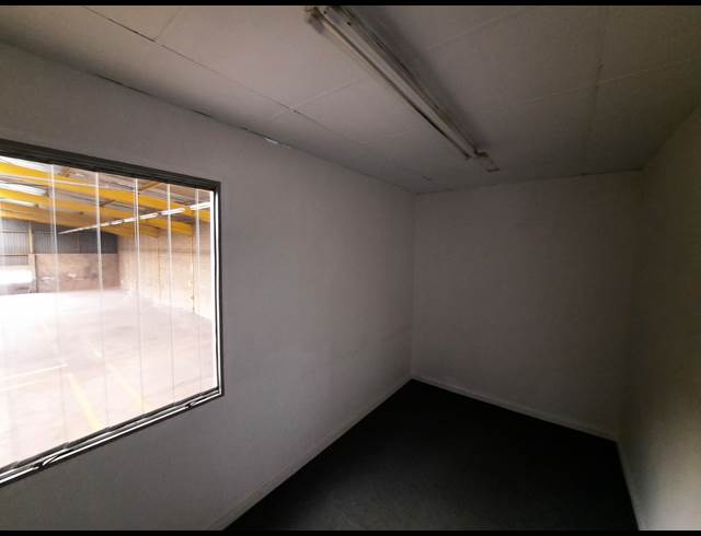 1,045M² WAREHOUSE TO LET IN ROBERTVILLE