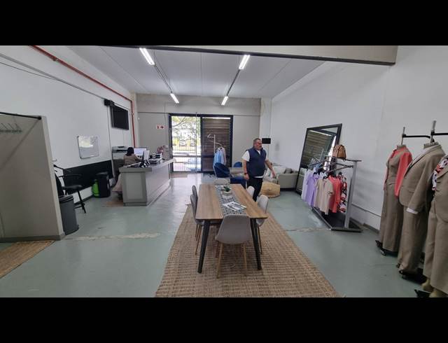 180M² MINI FACTORY TO LET IN SALT RIVER