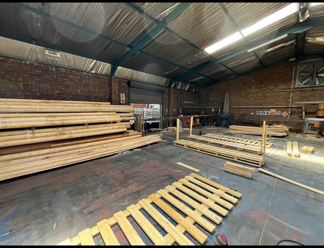 650M² WAREHOUSE TO LET IN DAGGAFONTEIN
