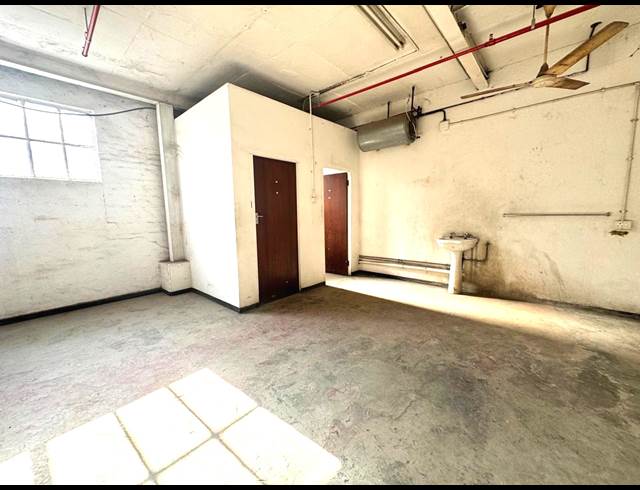 1,072M² WAREHOUSE TO LET IN TONGAAT INDUSTRIAL
