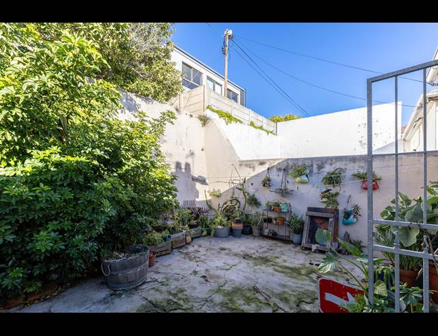 2 BEDROOM HOUSE TO LET IN WALMER ESTATE