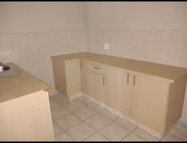 279M² OFFICE TO LET IN BRYANSTON