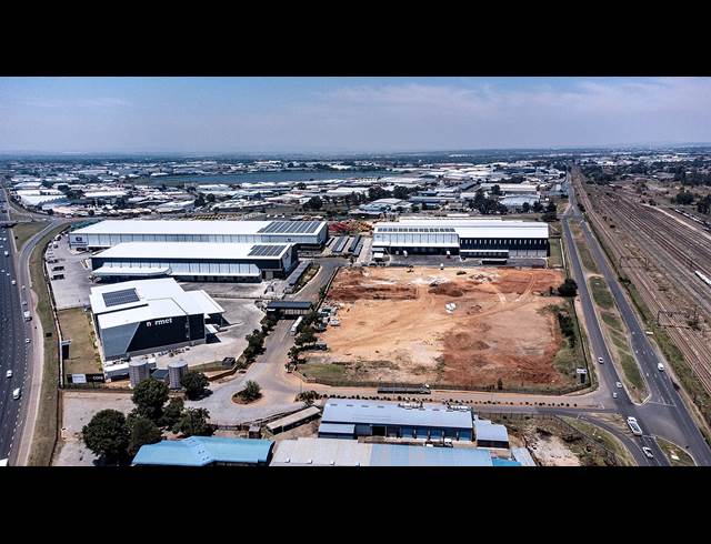 8,500M² WAREHOUSE TO LET IN JET PARK