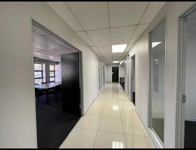 235M² OFFICE TO LET IN HURLINGHAM