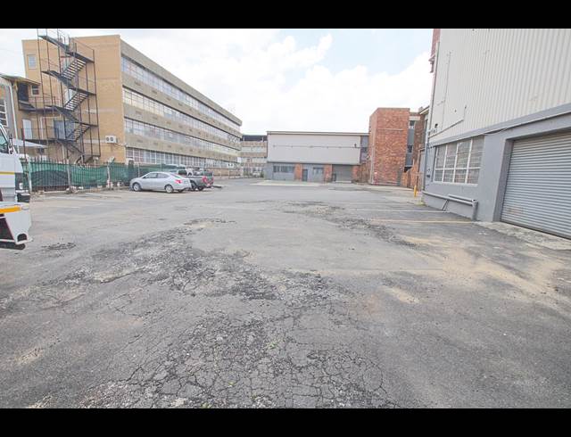 413M² WAREHOUSE TO LET IN WYNBERG