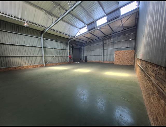 470M² FACTORY TO LET IN BENROSE