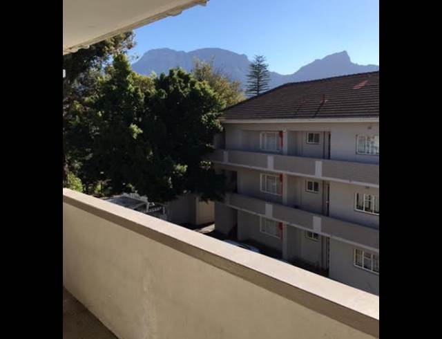 2 bed property to rent in KENILWORTH