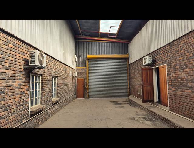 3,204M² WAREHOUSE TO LET IN VINTONIA