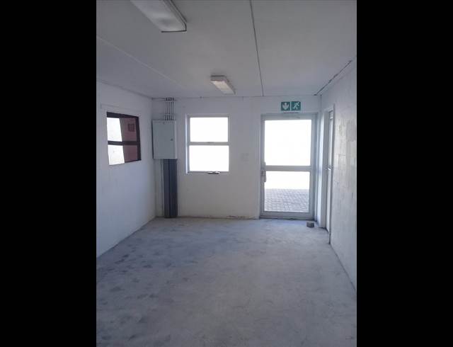 568M² OFFICE TO LET IN EPPING INDUSTRIAL