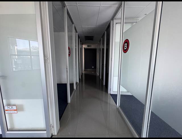 250M² WAREHOUSE TO LET IN WYNBERG