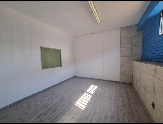 512M² WAREHOUSE TO LET IN ORMONDE