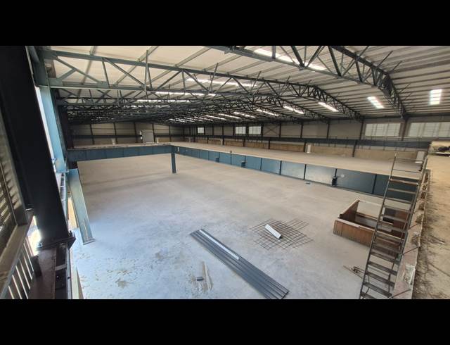 7,000M² WAREHOUSE TO LET IN ANDERBOLT