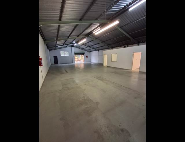 300M² WAREHOUSE RENTED IN MEISIES HALT