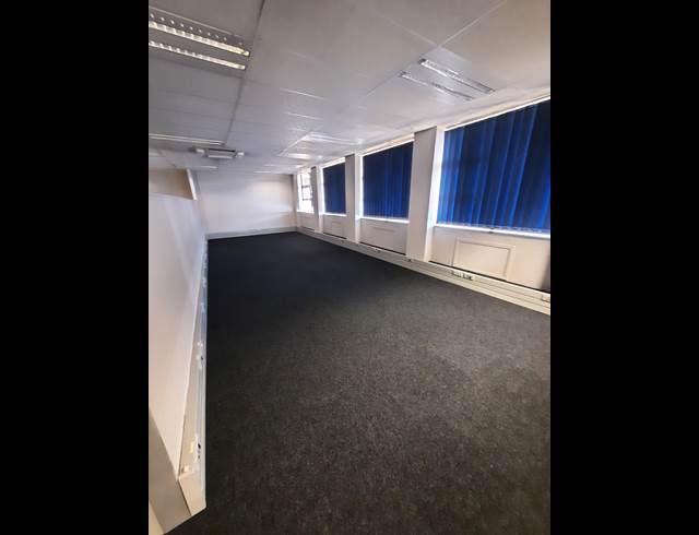 1,043M² OFFICE TO LET IN BELLVILLE CENTRAL