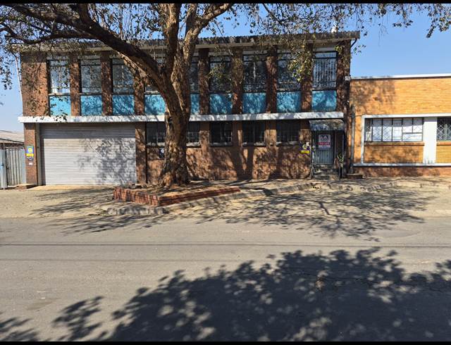 926M² WAREHOUSE TO LET IN BENROSE