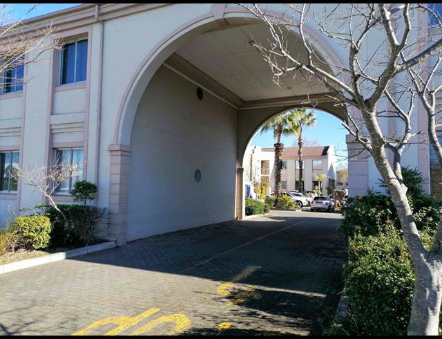 164M² OFFICE TO LET IN DURBANVILLE CENTRAL