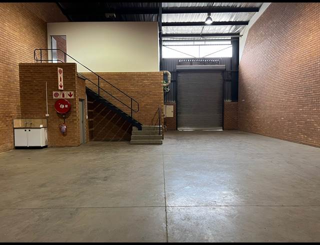 284.20M² WAREHOUSE TO LET IN DRIEHOEK