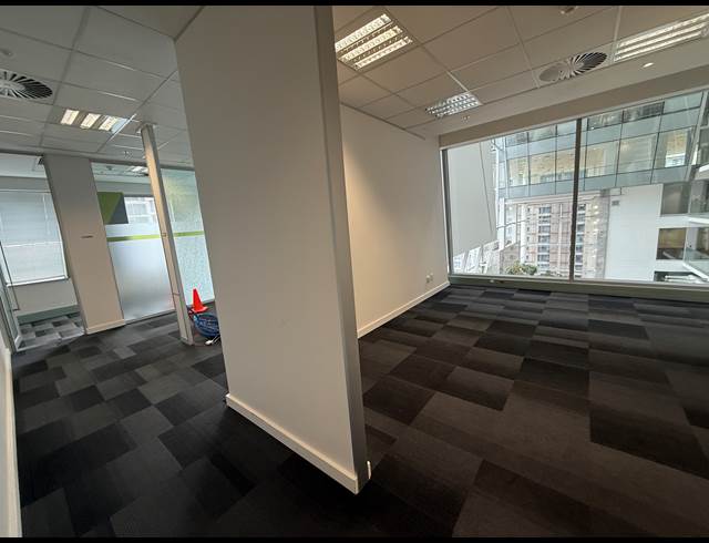 1,742M² OFFICE TO LET IN SANDTON CENTRAL