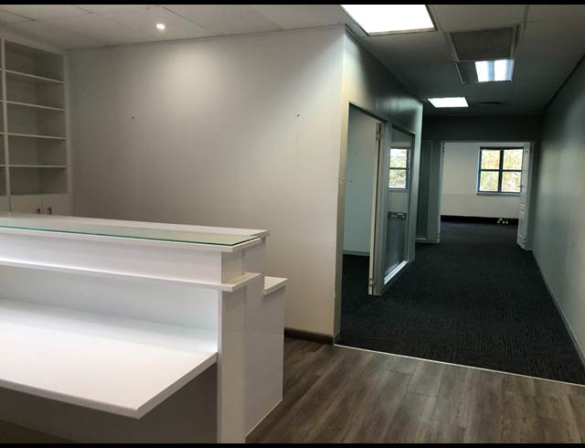 255M² OFFICE TO LET IN HYDE PARK
