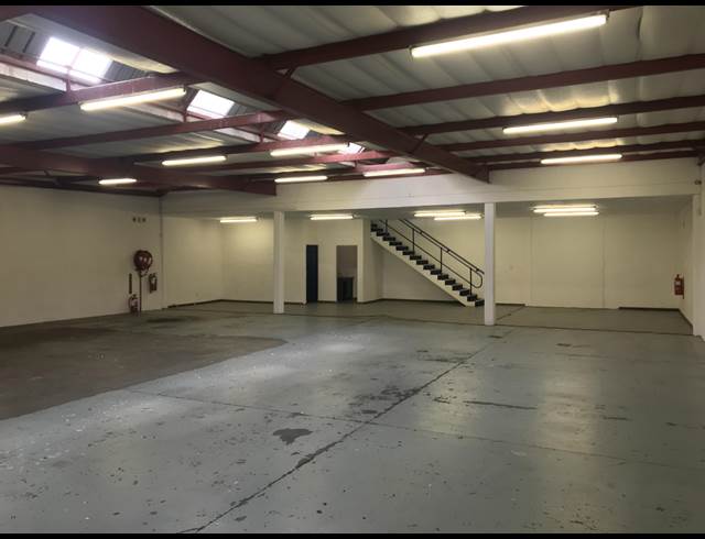 401M² WAREHOUSE TO LET IN STRIJDOMPARK