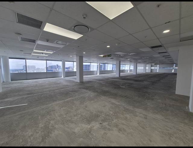 1,752M² OFFICE TO LET IN SANDHURST