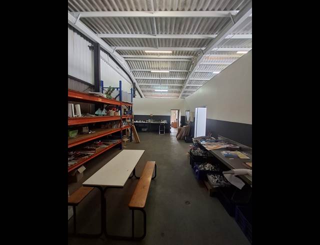 275M² WAREHOUSE TO LET IN WOODBROOK