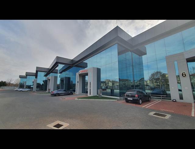 1,300M² WAREHOUSE TO LET IN ORMONDE