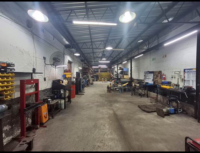1,420M² WORKSHOP TO LET IN ARCADIA