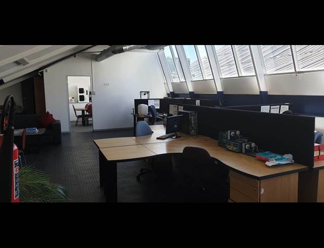 427M² WAREHOUSE RENTED IN OBSERVATORY