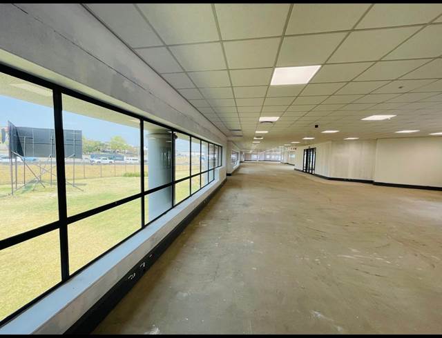 425M² OFFICE TO LET IN VORNA VALLEY