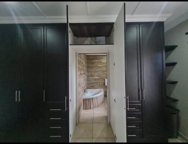 3 BEDROOM DUET TO LET IN BIRDSWOOD