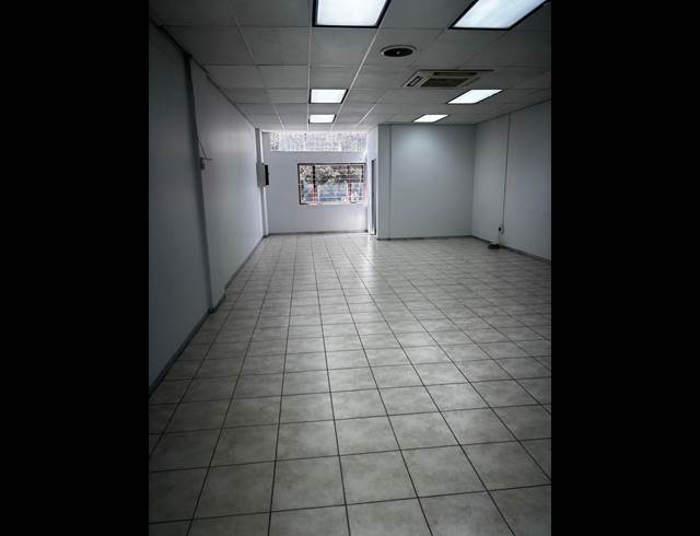 60M² RETAIL TO LET IN CORLETT GARDENS