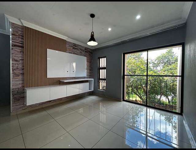 2 BEDROOM PROPERTY TO RENT IN VORNA VALLEY